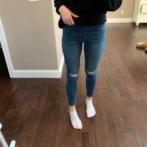 Old Navy size 6 Womens rockstar jeggings